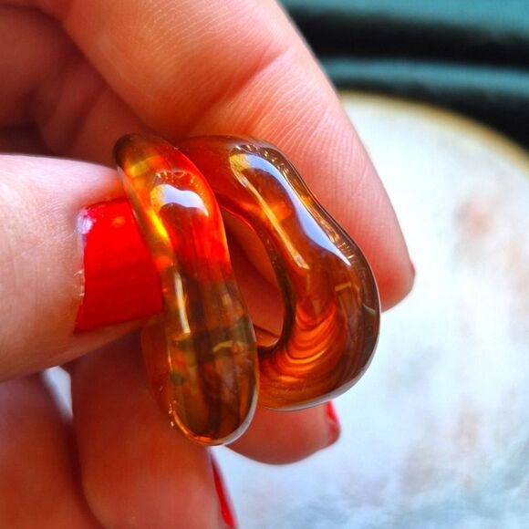 💲6️⃣ Bundled ✔️Fashion Jewelry Light Tan Ombre Curved Earrings - Picture 5 of 6